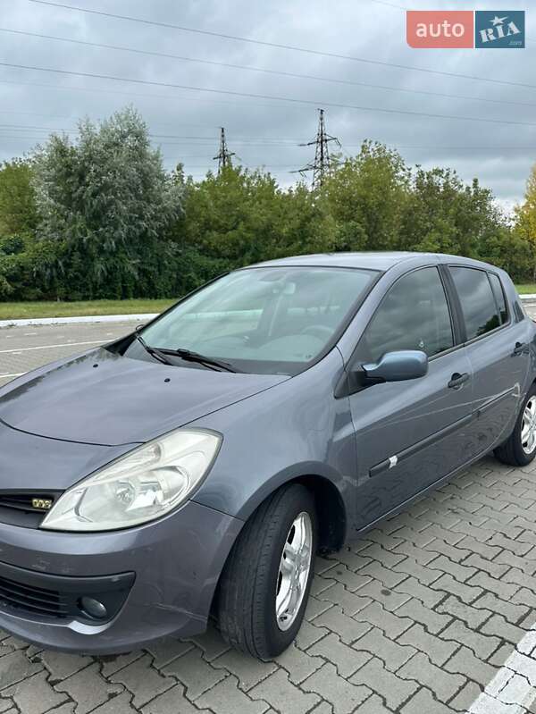 Хэтчбек Renault Clio 2007 в Черновцах