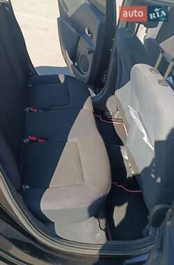Хэтчбек Renault Clio 2006 в 