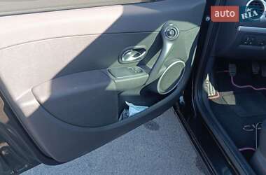 Хэтчбек Renault Clio 2006 в 