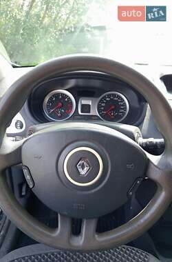 Хэтчбек Renault Clio 2012 в 