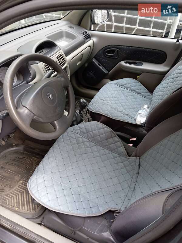Седан Renault Clio 2003 в Києві фото 19 Седан Renault Clio 2003 в Києві