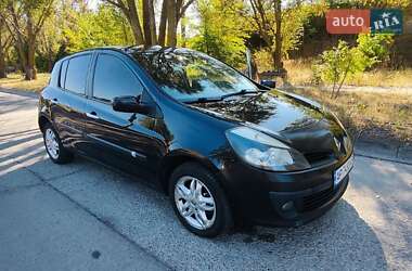 Хэтчбек Renault Clio 2007 в 