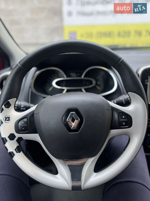 Универсал Renault Clio 2014 в Новояворовске