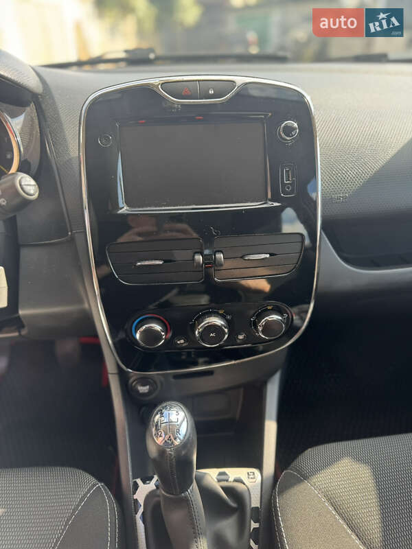 Универсал Renault Clio 2014 в Новояворовске
