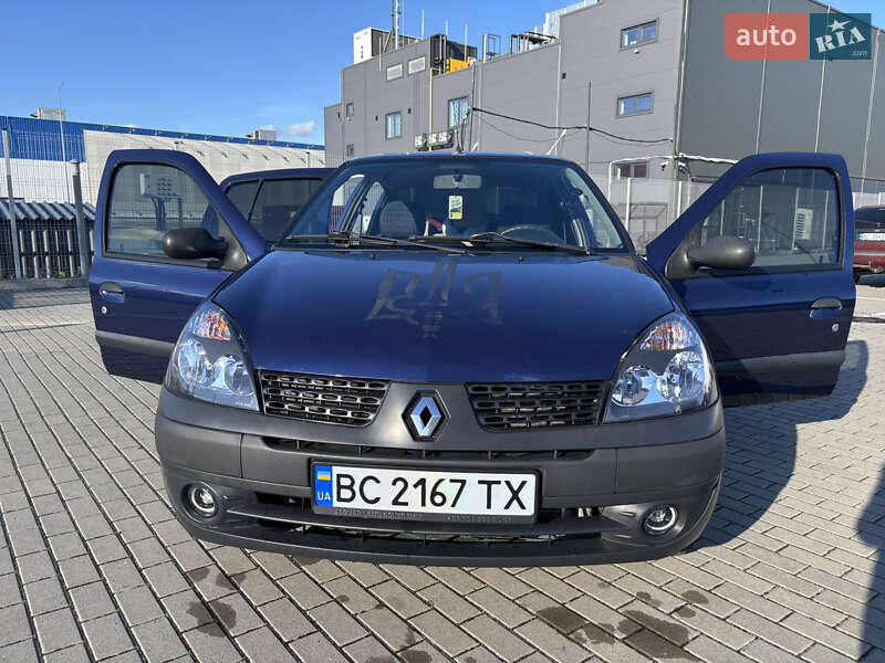 Хетчбек Renault Clio 2003 в 