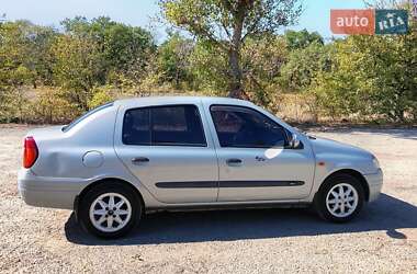 Хэтчбек Renault Clio 2001 в 