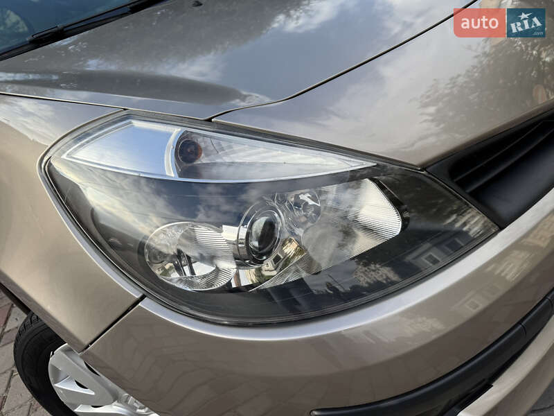 Хетчбек Renault Clio 2008 в Рівному