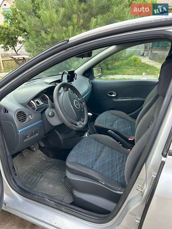 Хэтчбек Renault Clio 2007 в Запорожье