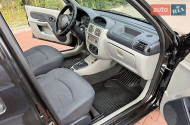 Седан Renault Clio 2006 в 