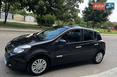 Хэтчбек Renault Clio 2011 в 