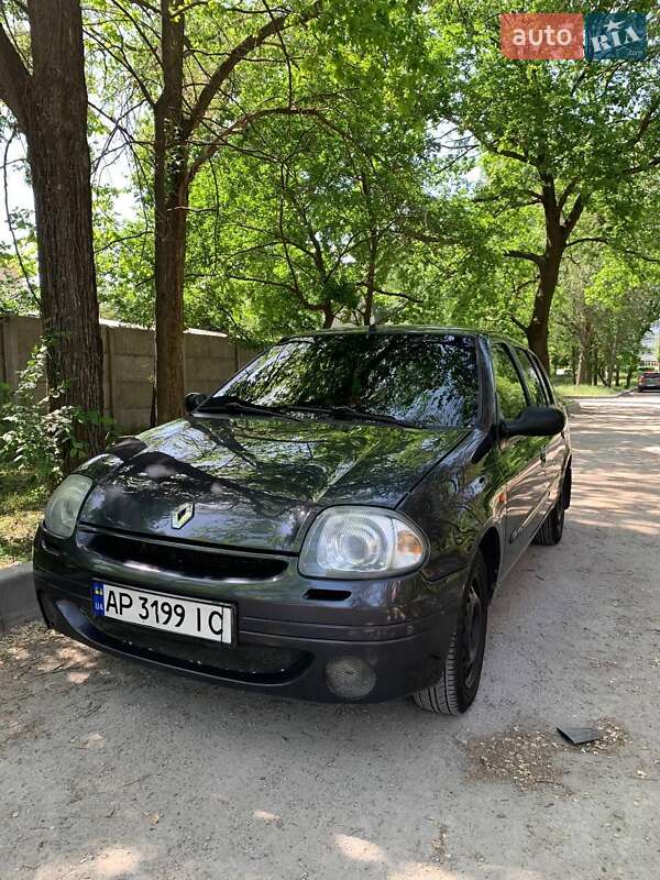 Хэтчбек Renault Clio 2000 в  фото Хэтчбек Renault Clio 2000 в