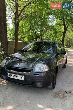 Хэтчбек Renault Clio 2000 в  Хэтчбек Renault Clio 2000 в