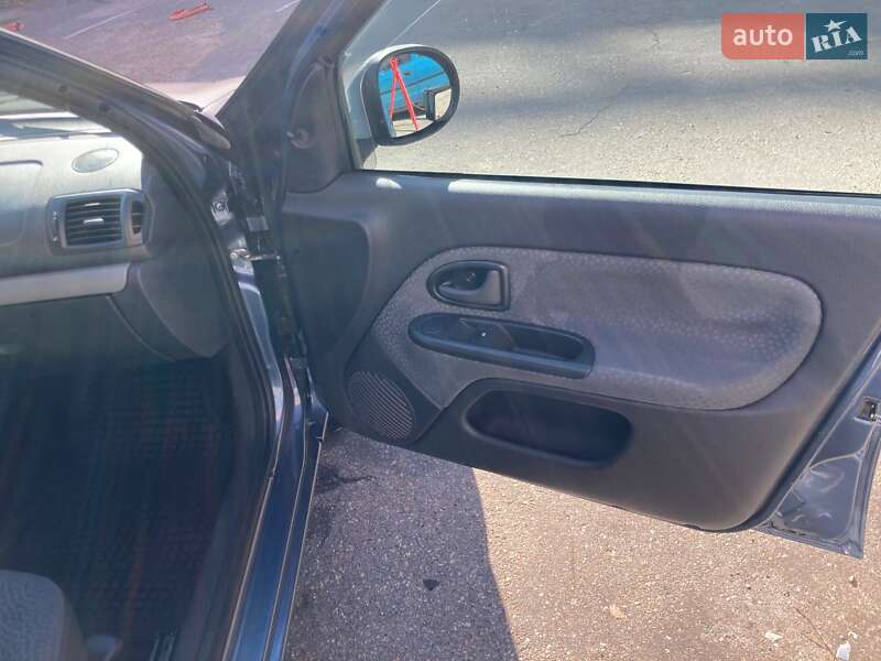 Хэтчбек Renault Clio 2011 в Киеве