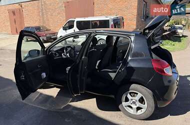 Хетчбек Renault Clio 2012 в 