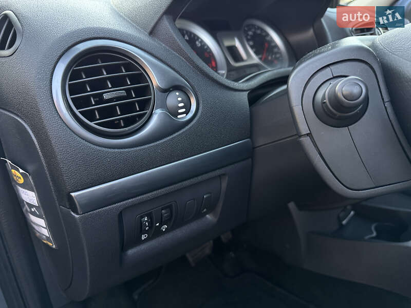 Универсал Renault Clio 2009 в Самборе