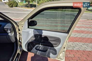 Седан Renault Clio 2006 в 