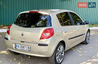 Хэтчбек Renault Clio 2007 в 