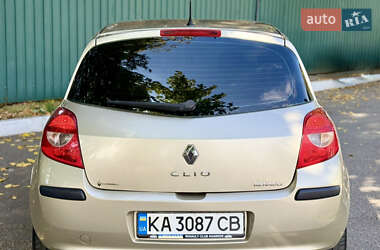Хэтчбек Renault Clio 2007 в 