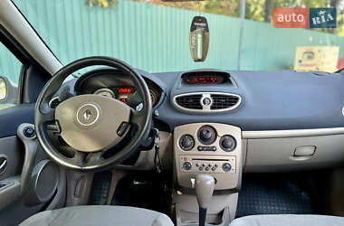 Хэтчбек Renault Clio 2007 в 