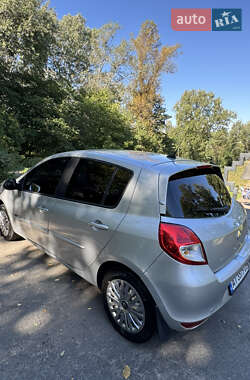 Хетчбек Renault Clio 2011 в 