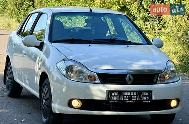 Седан Renault Clio 2012 в 