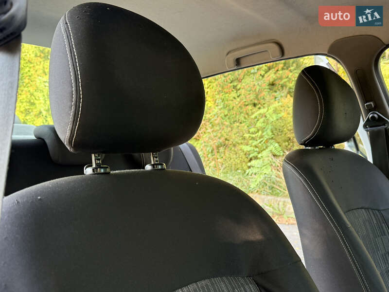 Седан Renault Clio 2012 в Ровно