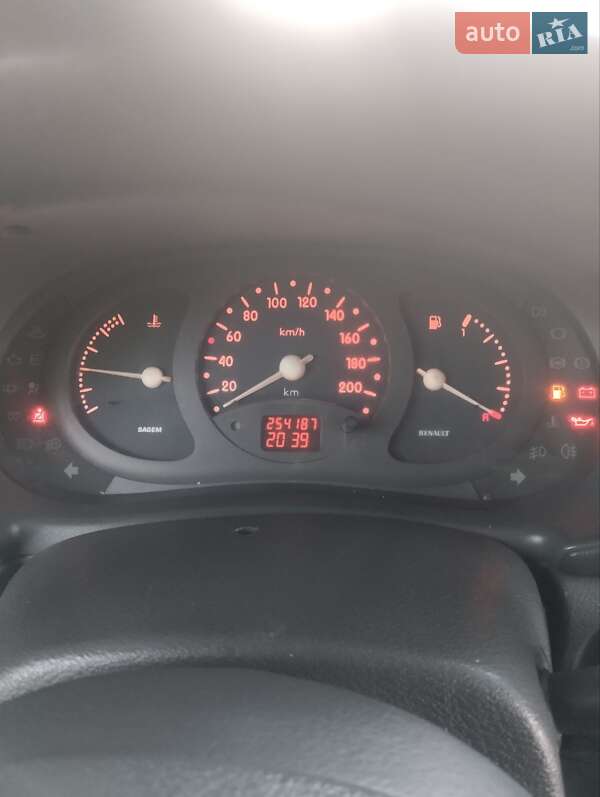 Хэтчбек Renault Clio 1999 в Костополе