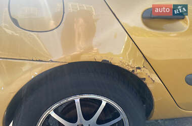 Хэтчбек Renault Clio 2002 в 