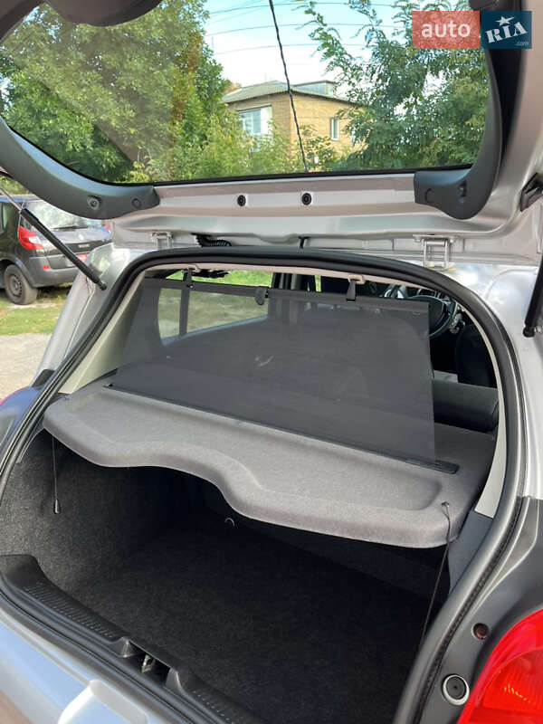 Хэтчбек Renault Clio 2006 в Хороле