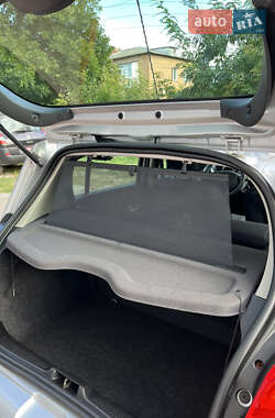 Хэтчбек Renault Clio 2006 в 