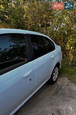 Седан Renault Clio 2010 в 