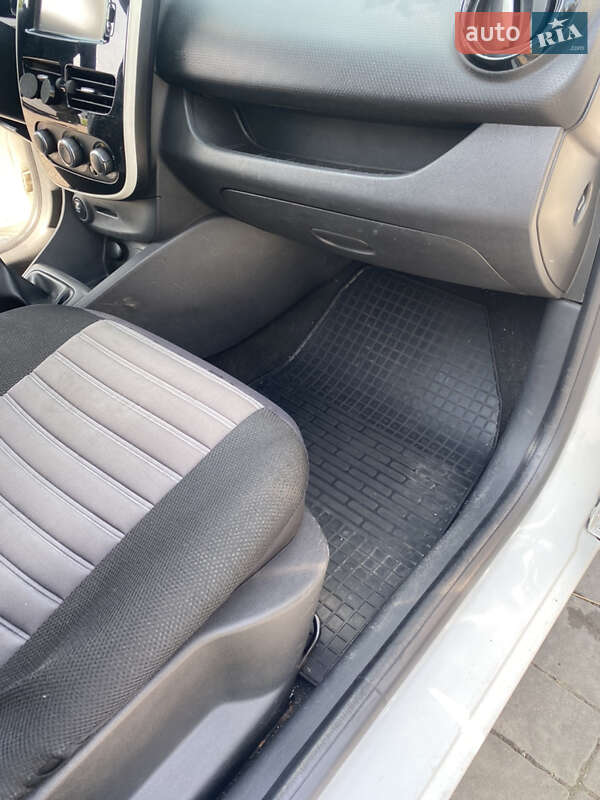 Универсал Renault Clio 2015 в Ивано-Франковске