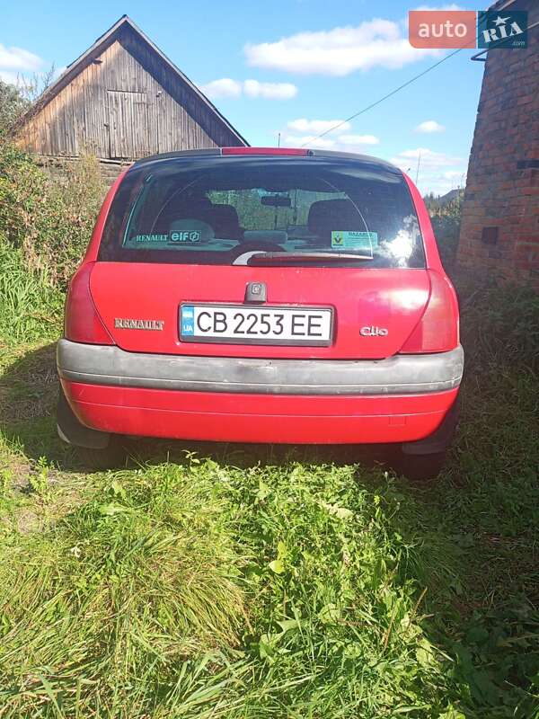 Хэтчбек Renault Clio 2000 в 