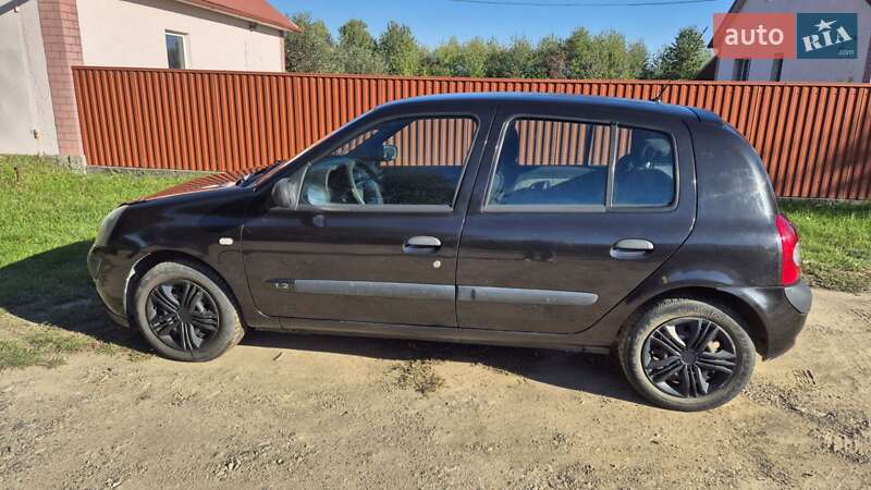 Хэтчбек Renault Clio 2006 в Черновцах
