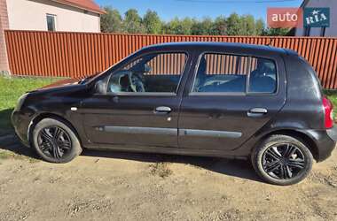 Хэтчбек Renault Clio 2006 в 