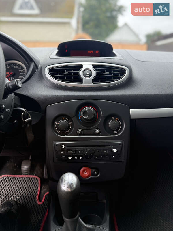 Хэтчбек Renault Clio 2012 в Шостке