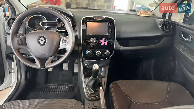 Хэтчбек Renault Clio 2015 в Брошневе-Осаде