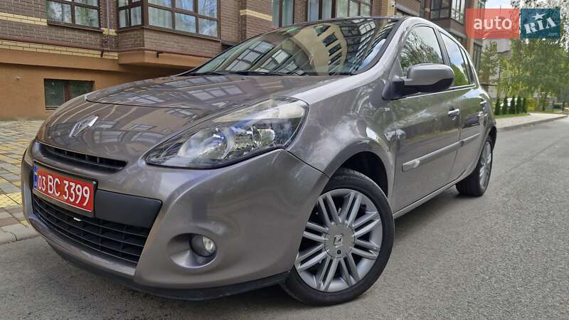 Хэтчбек Renault Clio 2012 в 