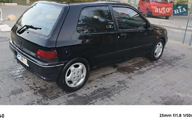 Хэтчбек Renault Clio 1993 в Новониколаевке