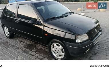 Хэтчбек Renault Clio 1993 в 