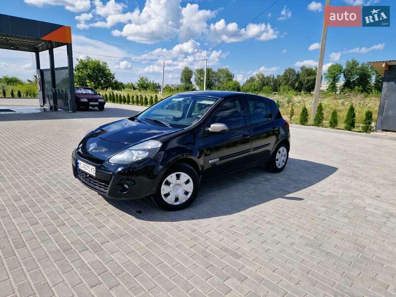 Хетчбек Renault Clio 2012 в 