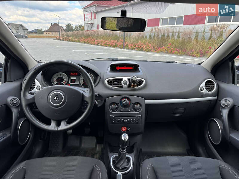 Универсал Renault Clio 2010 в Луцке