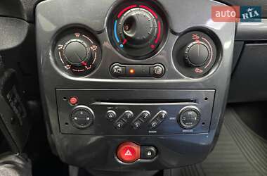 Хэтчбек Renault Clio 2007 в 