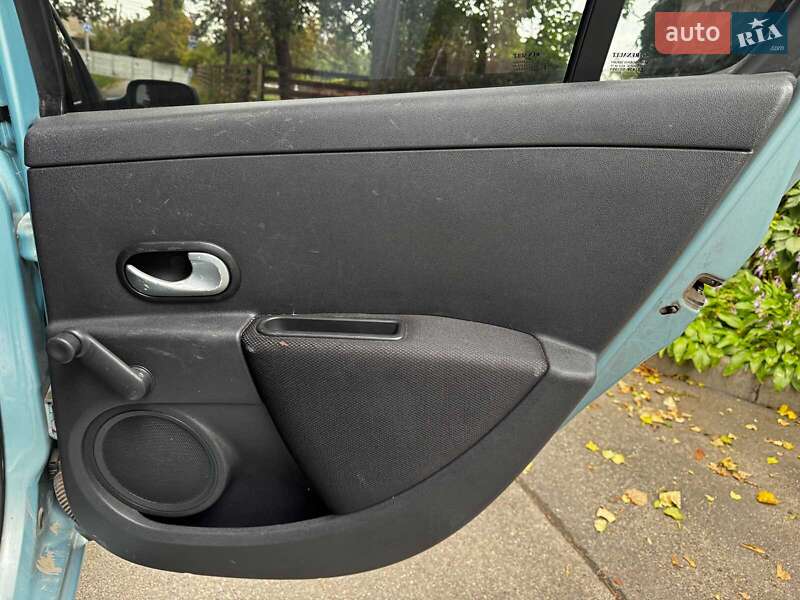 Хэтчбек Renault Clio 2007 в Киеве