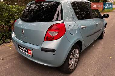 Хэтчбек Renault Clio 2007 в 