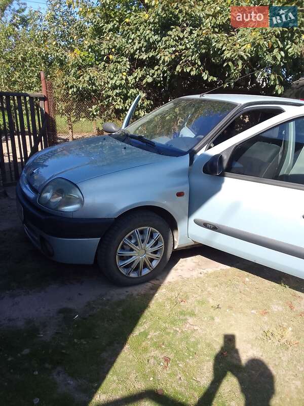 Renault Clio 2000
