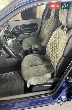 Седан Renault Clio 2006 в 