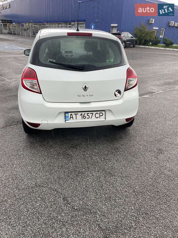 Хэтчбек Renault Clio 2011 в Львове