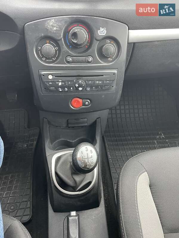 Хэтчбек Renault Clio 2011 в Львове