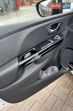 Хэтчбек Renault Clio 2014 в 